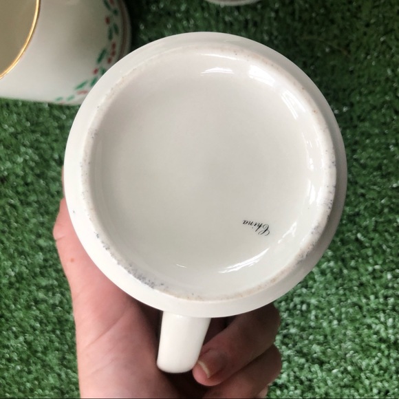 Arby’s 1987 Christmas Collection Coffee Mug Set - Picture 6 of 10